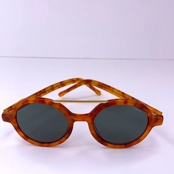 New KOMONO Vivien Caramel Demi NewSunglasses tortoise